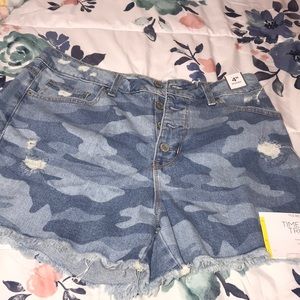 High-Waisted Jean shorts!